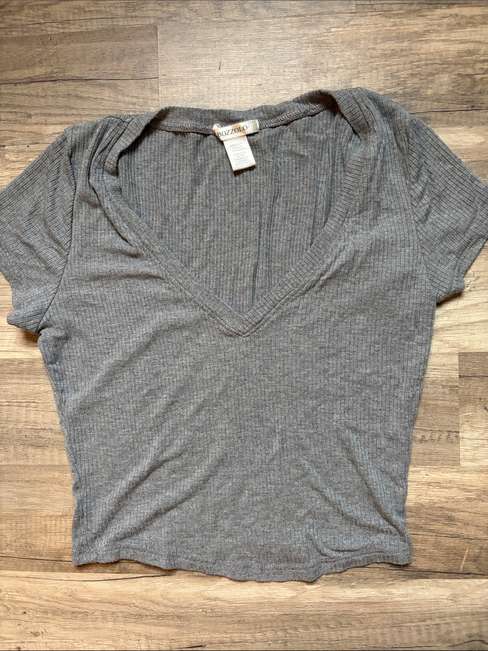 Bozzolo Gray Ribbed V-Neck Short Sleeve Top